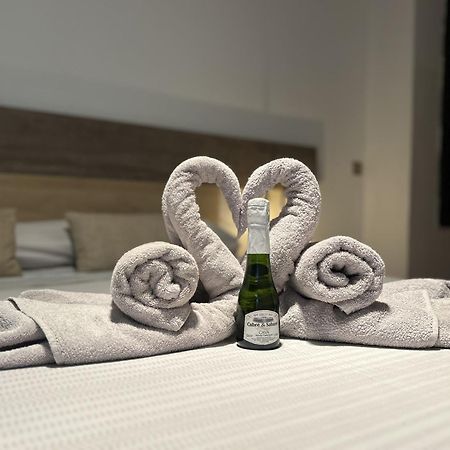 Lujo A Tu Alcance Con Spa Y Garaje Pleno Centro Huelva Esterno foto
