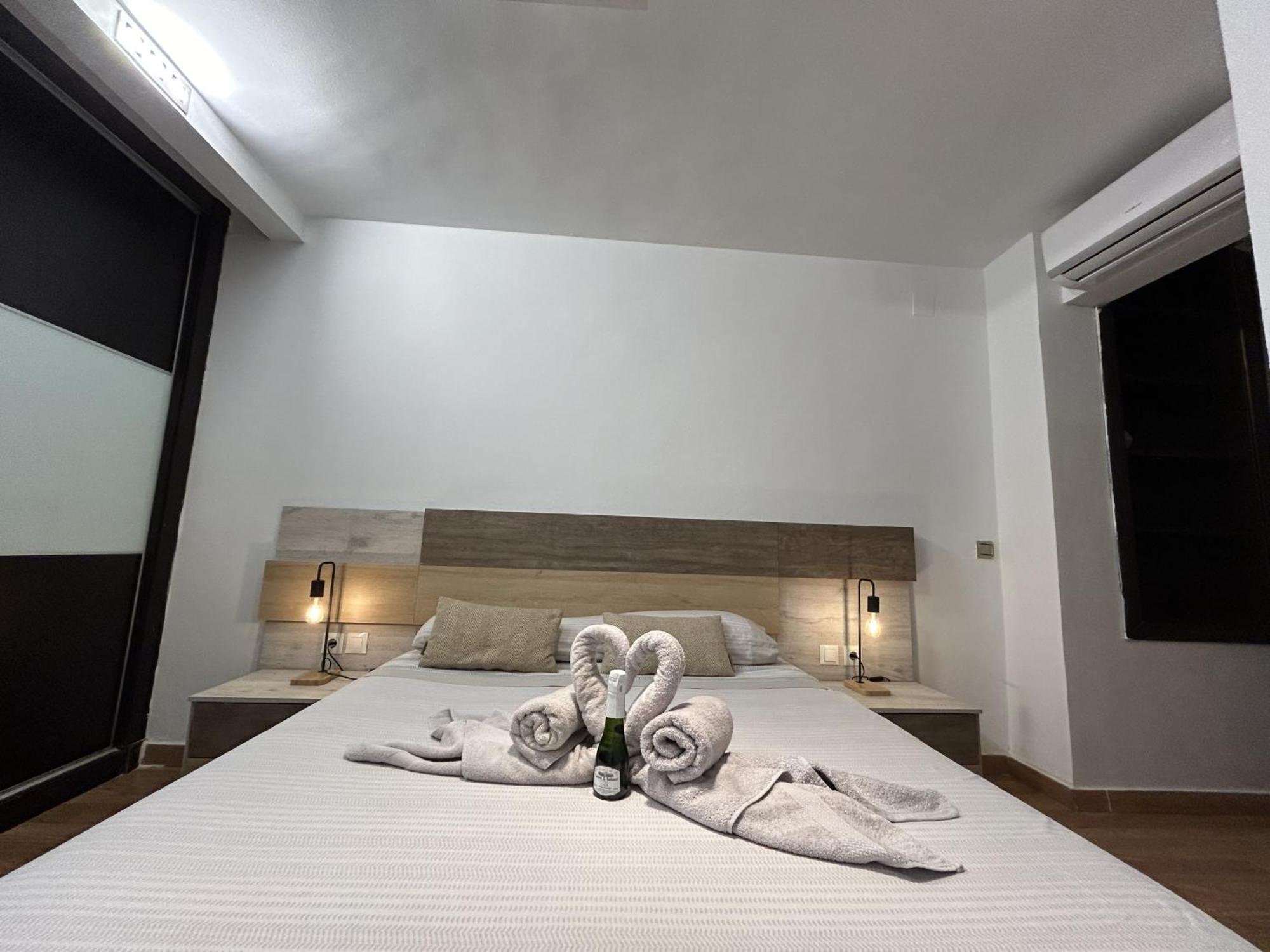 Lujo A Tu Alcance Con Spa Y Garaje Pleno Centro Huelva Esterno foto