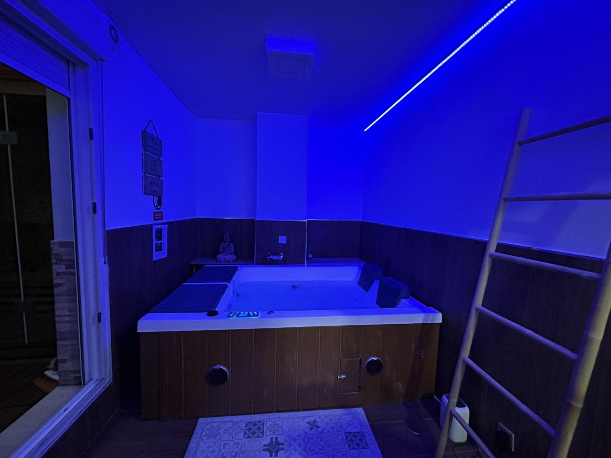 Lujo A Tu Alcance Con Spa Y Garaje Pleno Centro Huelva Esterno foto