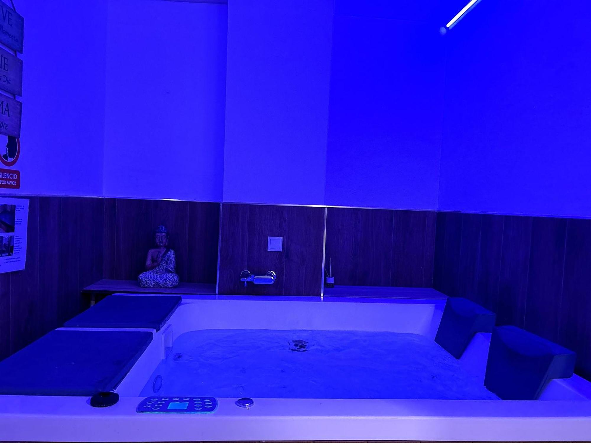 Lujo A Tu Alcance Con Spa Y Garaje Pleno Centro Huelva Esterno foto